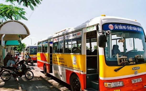 Di chuyển bằng xe Bus